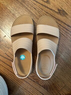 Reef Cushion Slide Sandals in Beige